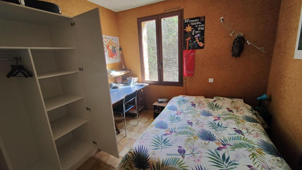 Chambre Dans Villa Le Chaffaut-Saint-Jurson Exterior foto