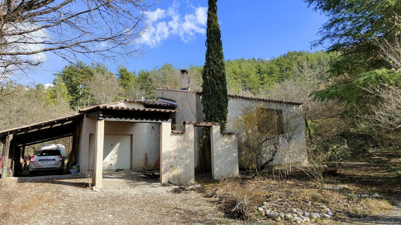 Chambre Dans Villa Le Chaffaut-Saint-Jurson Exterior foto